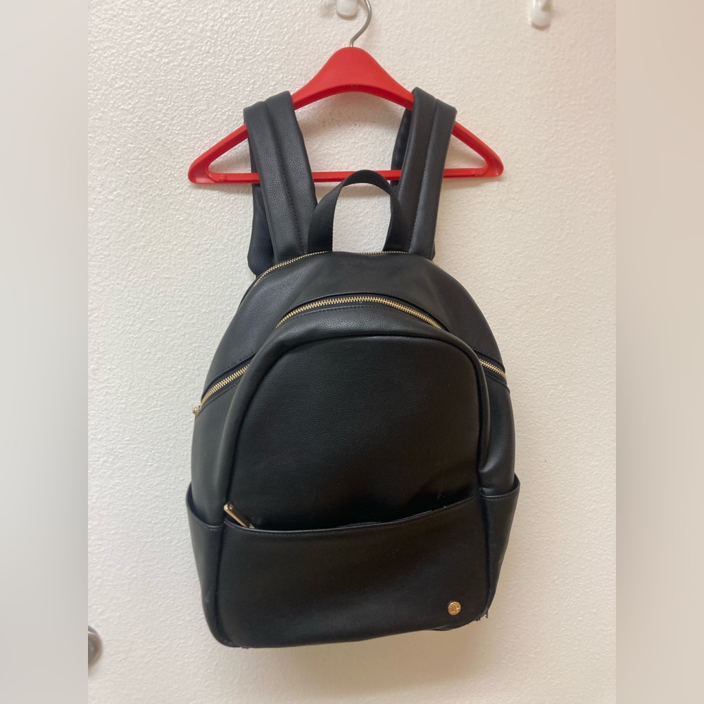 LITTLE UNICORN Diaper Backpack in Black